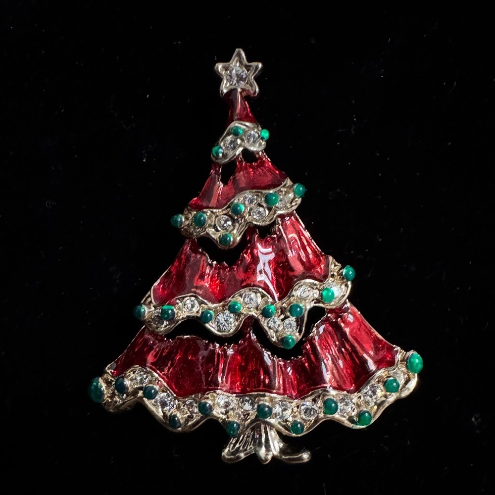 Vintage Enamel Christmas Tree Lapel Pin Brooch. 2” by 1.5”